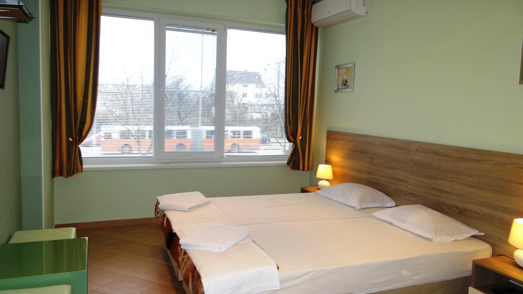 Guest Rooms Kom صوفيا الغرفة الصورة