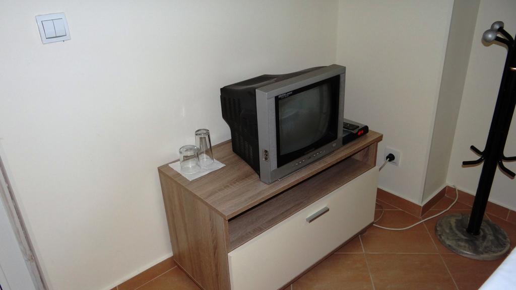 Guest Rooms Kom صوفيا الغرفة الصورة